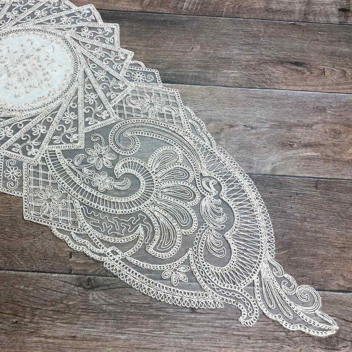 Runner in tulle ricamato dimensioni varie - R107