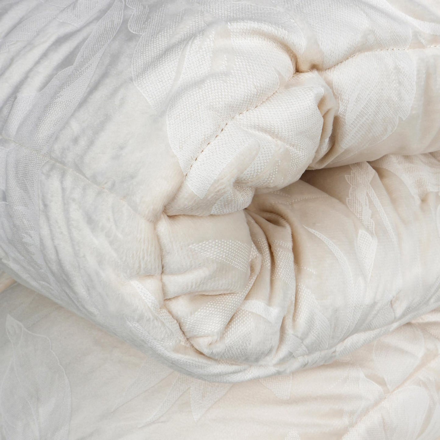 Trapunta Invernale in Velluto Jacquard di Laura Blasi - Kenya (Panna)