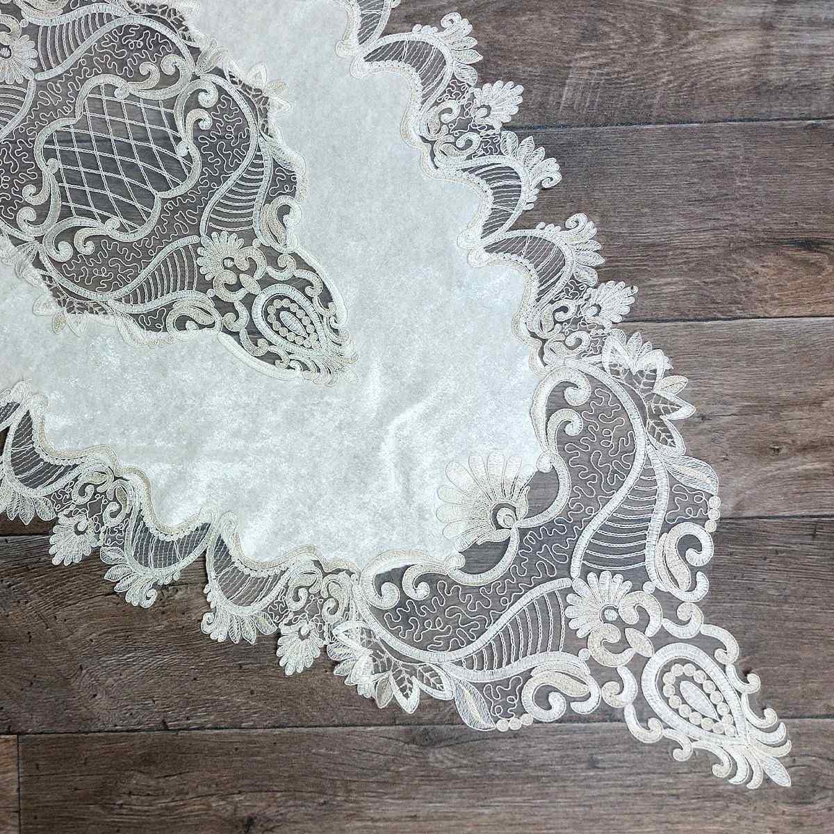 Runner in velluto con tulle ricamato 65 x 155 cm - R103