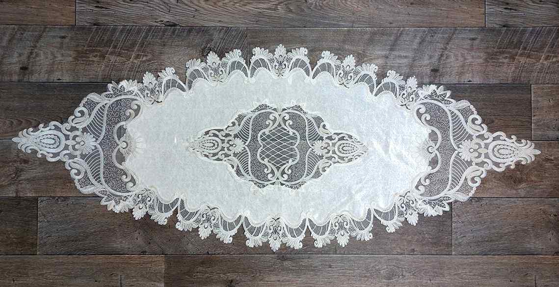 Runner in velluto con tulle ricamato 65 x 155 cm - R103